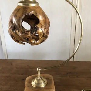 lampe artistique sur  pied