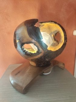 Lampe en vieux noyer